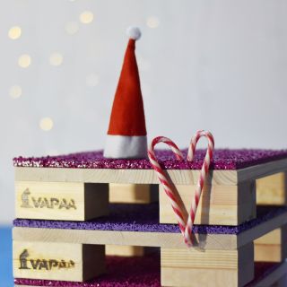 🇬🇧Christmas is just around the corner, so we couldn’t resist taking a few photos in the festive spirit. 🎄🎅🎁 → And a...